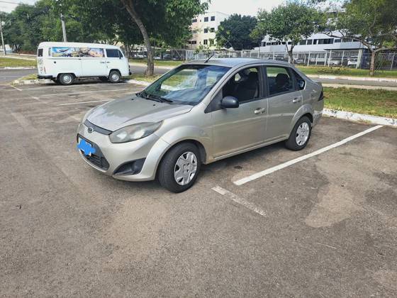 FORD FIESTA 1.6 ROCAM SEDAN 8V FLEX 4P MANUAL